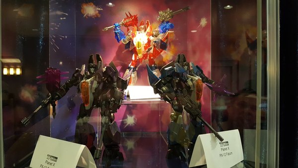 TFCon Toronto   Dealer Room Images Show Unofficial Bulkhead MTMTE Thunderclash Fall Of Cybertron Megatron More  (3 of 30)